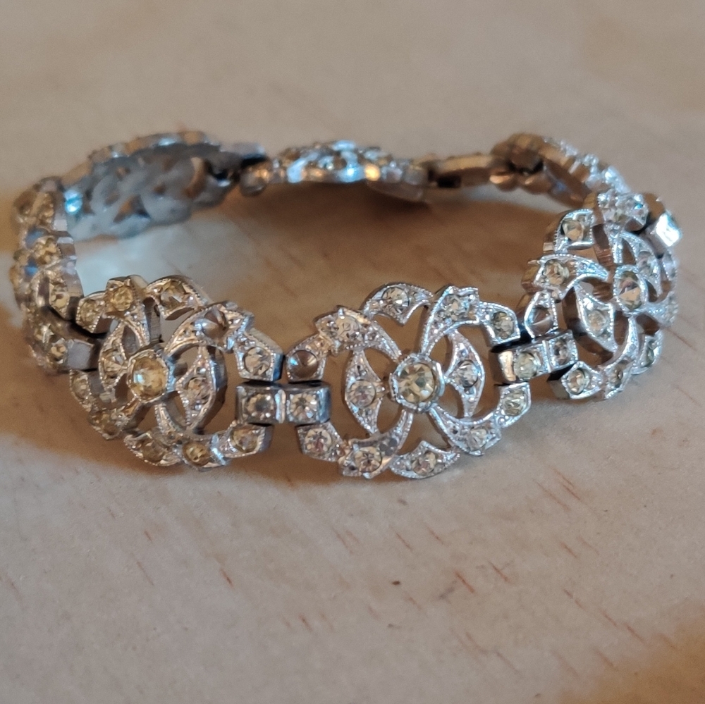 Vintage art deco sparkly bracelet